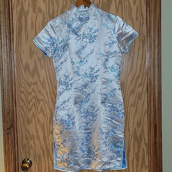 Elegant Blue Floral Cheongsam Dress - Picture 1 of 5